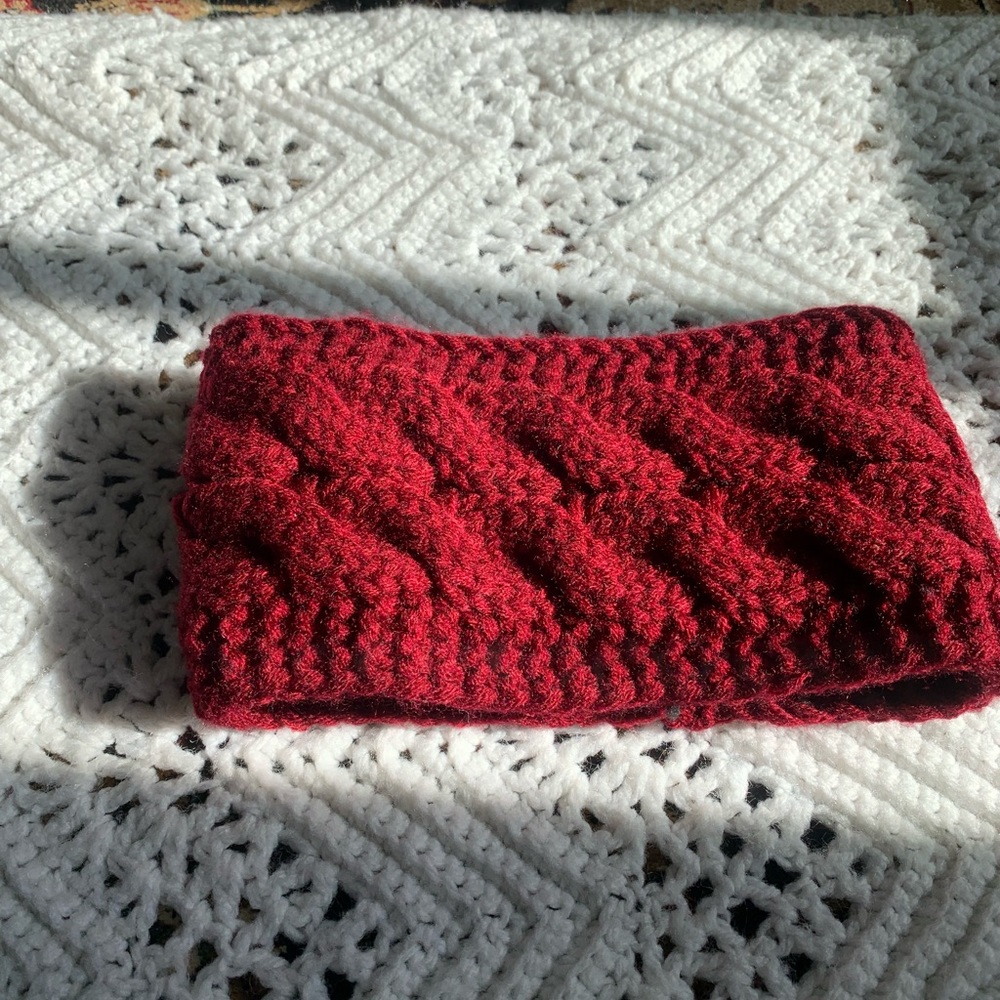 Fleece-lined acrylic knit headband/earband maroon